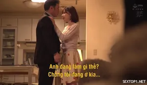 Cô dâu chú rễ tranh thủ trước giờ làm lễ
