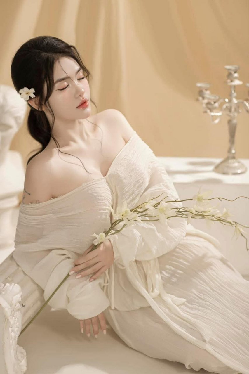 Những bức ảnh riêng tư và táo bạo của Xixi - Xem miễn phí phim truyền hình Nhật Bản và Hàn Quốc