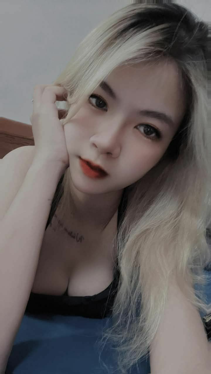Nửa đêm em lại lên cơn nứng đòi doggy